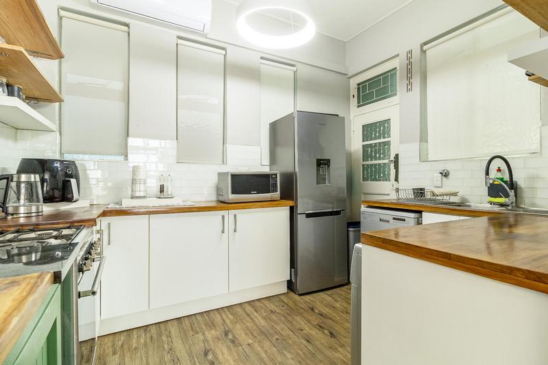 To Let 2 Bedroom Property for Rent in Sea Point Western Cape